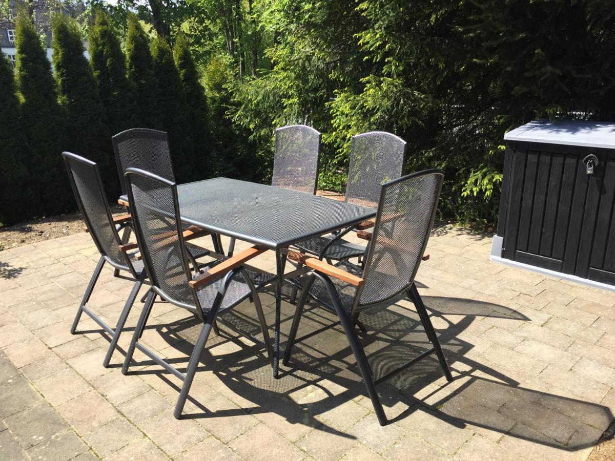 Charmante Ferienwohnung Mit Sauna Und Terrasse Winterberg Bagian luar foto